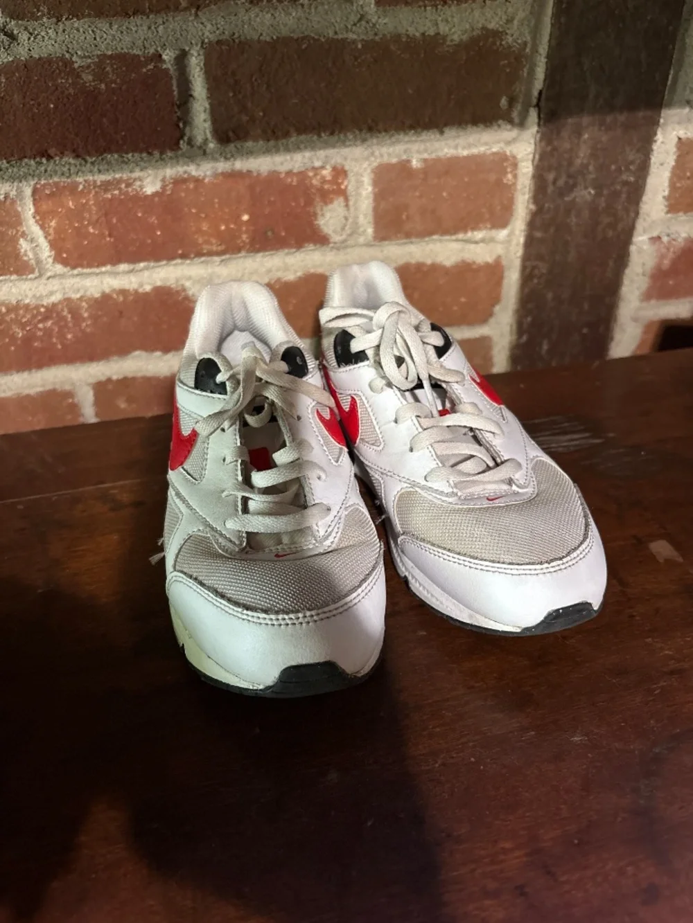 Nike Air Max, white with red and black accents, size 3Y